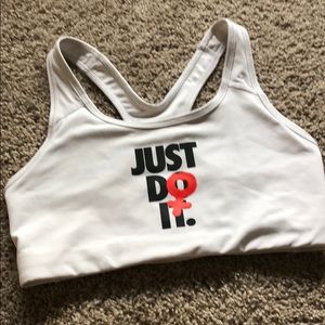 Nike sports bra NWOT
